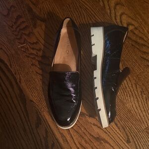 Vionic Shiny Black Loafers with White Soles